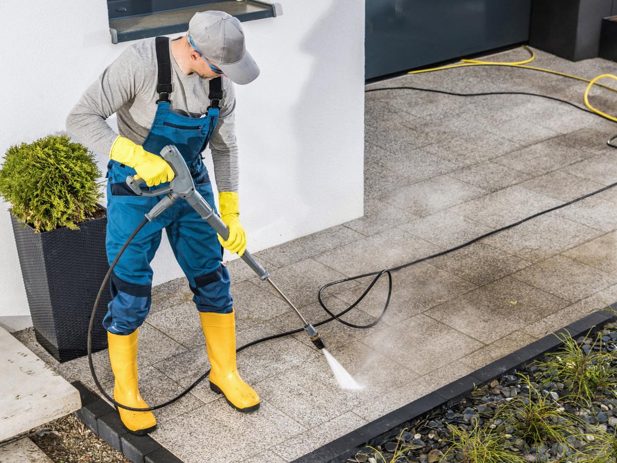 Pressure washing service in Los Angeles County, CA