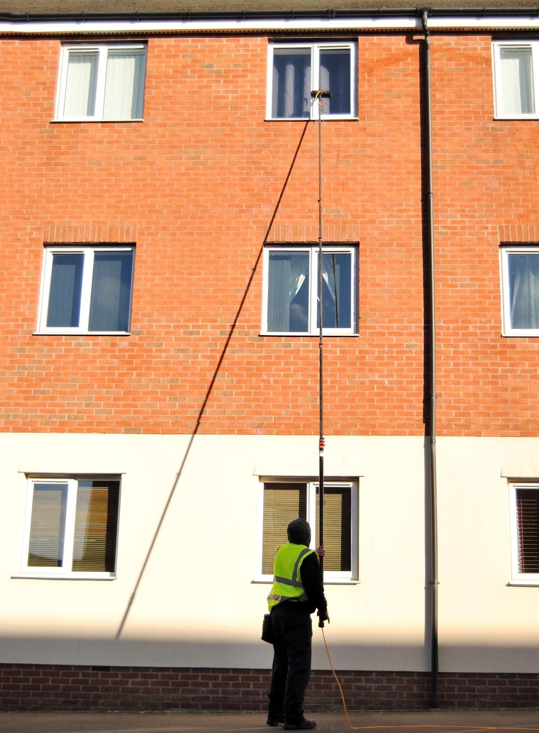Water-fed pole window cleaning near me in Los Angeles, CA using pure water system