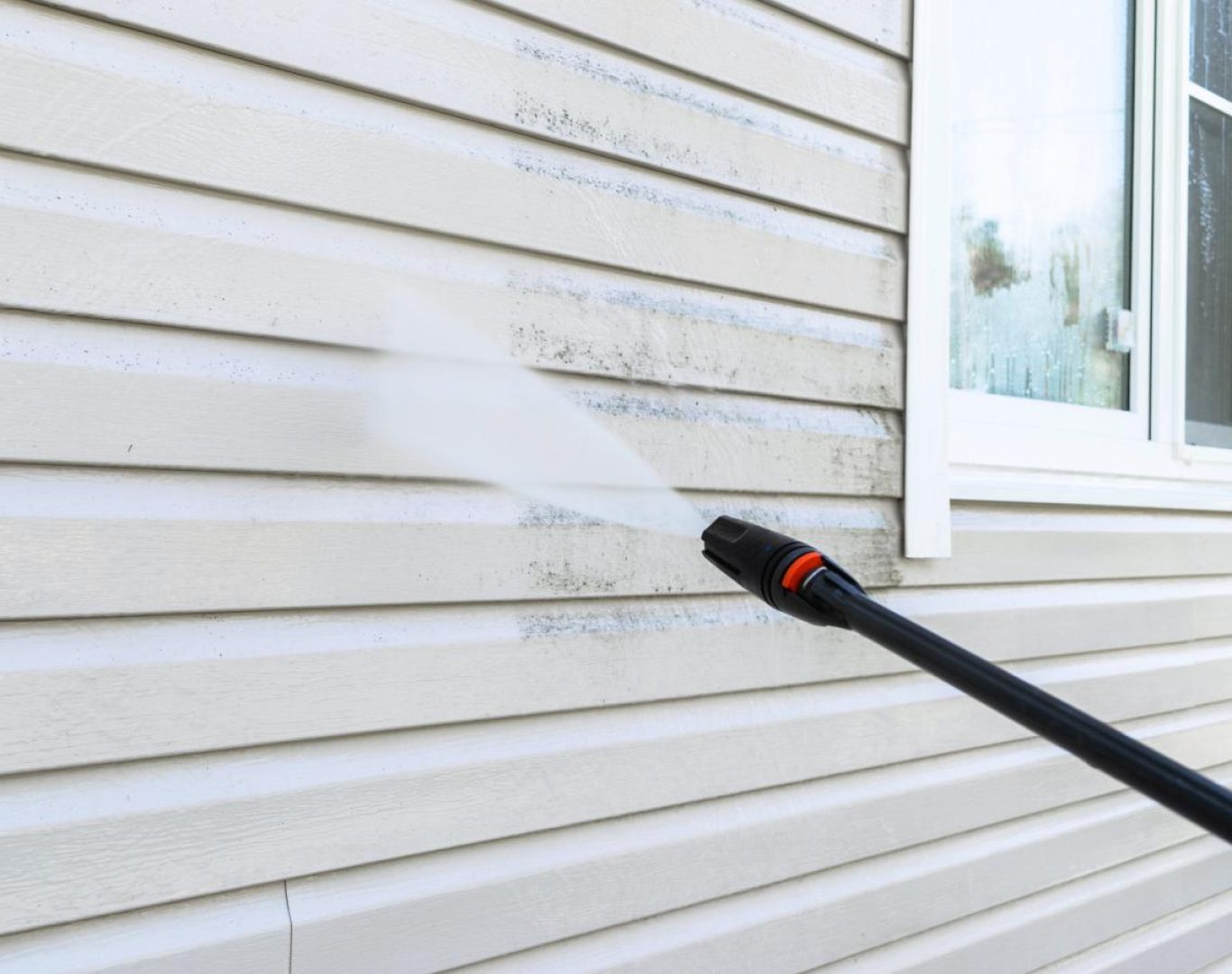 Pressure washing in Calabasas, CA for patios, decks, and walkways