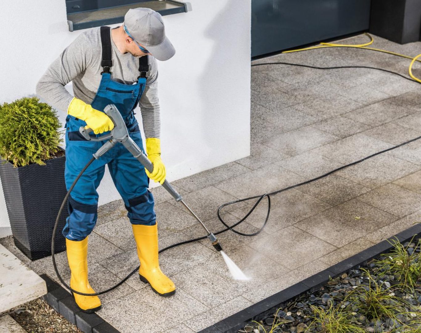 Pressure washing near me in Calabasas, CA to remove grime and stains