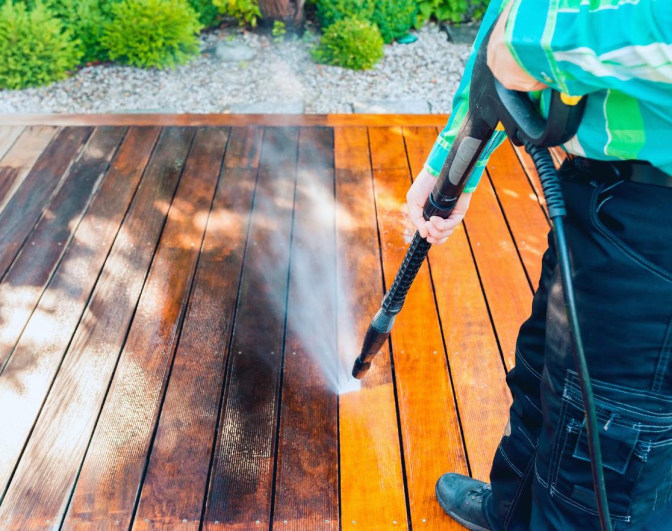 Pressure washing services in Calabasas, CA for residential exteriors