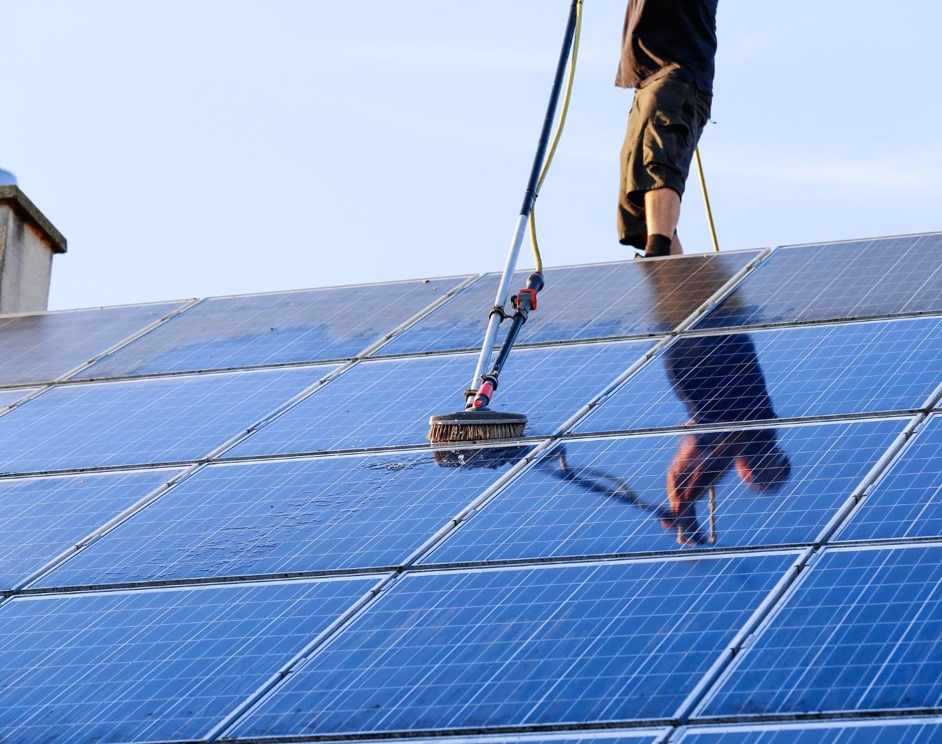 Solar Panel Cleaning in Thousand Oaks, CA for homes and businesses